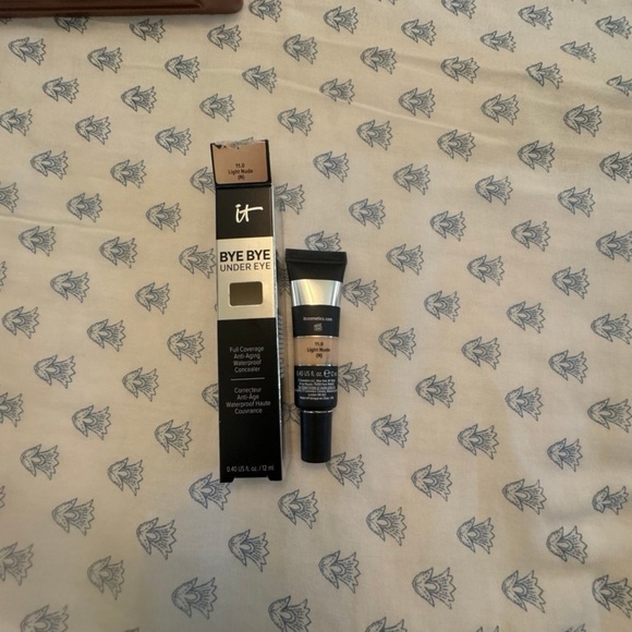 NWT:It Bye Bye Under Eye Full Coverage Ant-Aging Waterproof Concealer - Picture 2 of 8